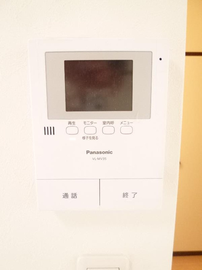来訪者がすぐ確認できるモニターフォン！