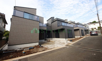 横浜市保土ケ谷区峰岡町２丁目の新築一戸建【前面道路含む現地写真】