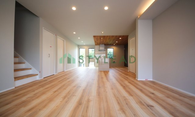 横浜市保土ケ谷区峰岡町２丁目の新築一戸建【居間・リビング】