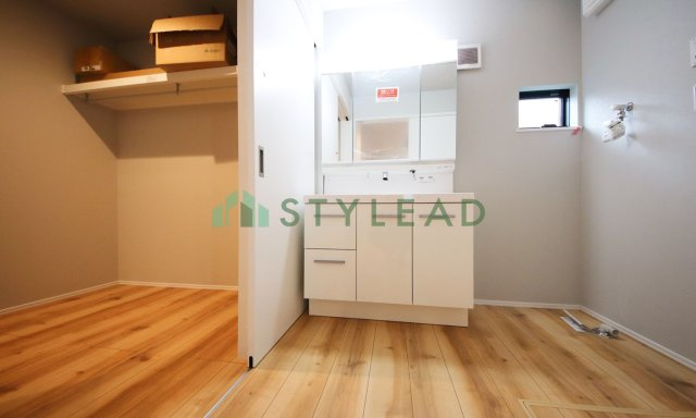 横浜市保土ケ谷区峰岡町２丁目の新築一戸建【独立洗面台】