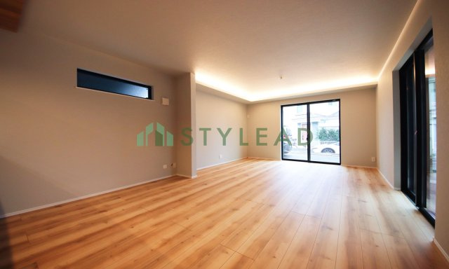 横浜市保土ケ谷区峰岡町２丁目の新築一戸建【居間・リビング】