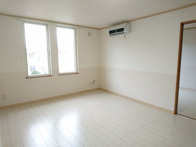 ヴィスタサⅡ【居間・リビング】