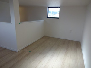 スリースターヒルズ紫竹西南町【洋室】