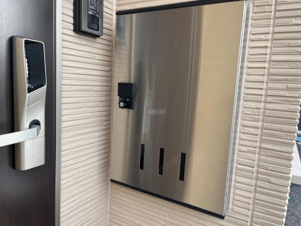 シャトー開成【玄関】宅配ボックス