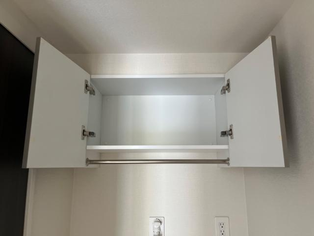 ディベロップ富田【キッチン】洗面所収納