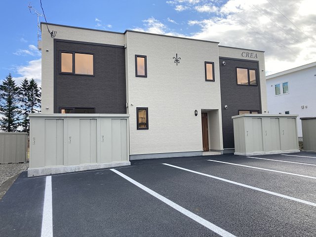 ＣＲＥＡ【駐車場】