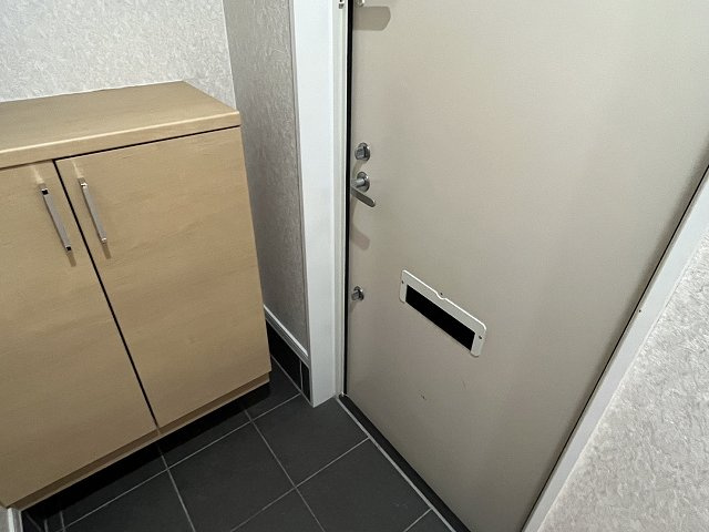 ＴＯＷＮ西１３南１５セオリーＡ・Ｂ【玄関】