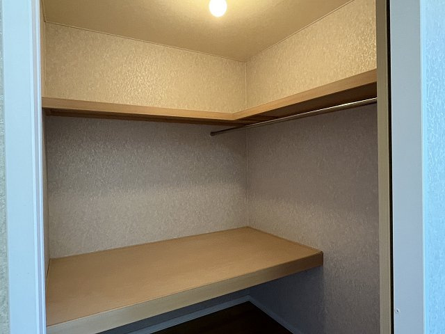 ＴＯＷＮ西１３南１５セオリーＡ・Ｂ【収納】