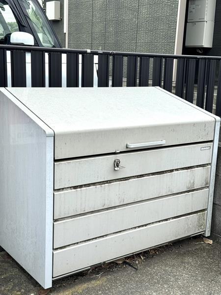 敷地内にダストボックスあります