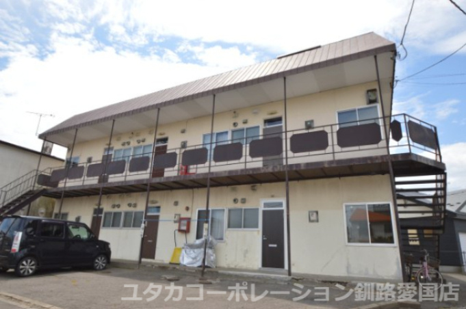 新川町2-15売地【外観】写真では上物がございますが、売主様にて解体いたします。