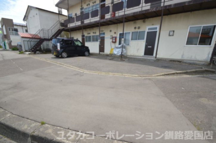 新川町2-15売地【その他】写真では上物がございますが、売主様にて解体いたします。