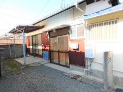 【駅近の平屋暮らし】専用テラス付き＆2人入居可！レトロで落ち着く3K戸建て「花の町住宅 7」の画像