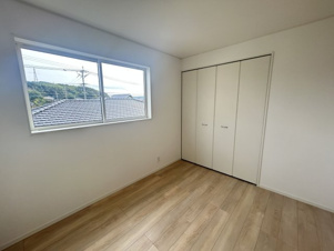 唐船建売１号地【洋室】白を基調とした統一感ある建具です！