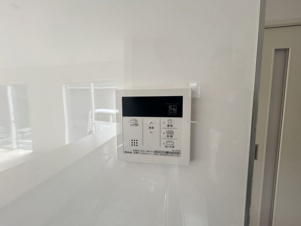 唐船建売１号地【その他】キッチンの便利な位置に設置された給湯リモコンです！
