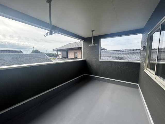 唐船建売１号地【その他】雨の日も安心な屋根付きのインナーバルコニーが設置されてます！