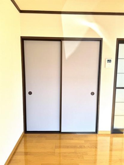 押入タイプの収納で収納力抜群！