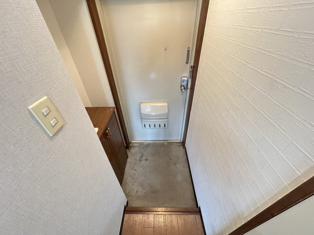 リベラル【玄関】