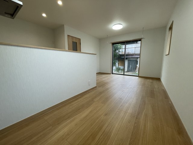 蓮田市貝塚テラスハウス【居間・リビング】LDK