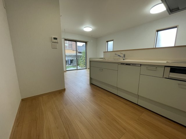 蓮田市貝塚テラスハウス【居間・リビング】LDK