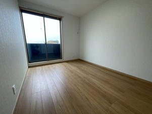 蓮田市貝塚テラスハウス【洋室】南側洋室