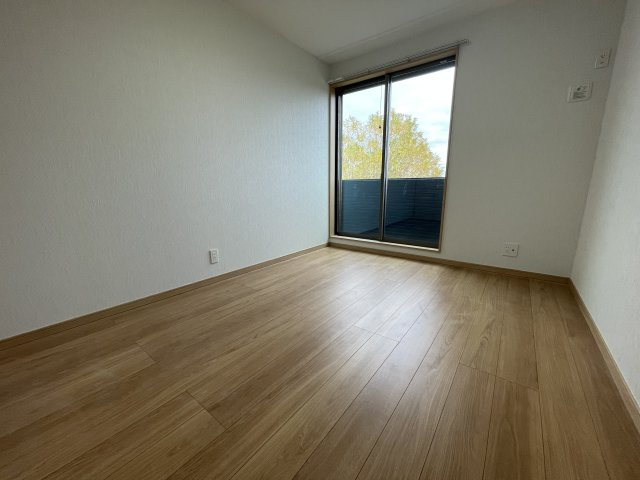 蓮田市貝塚テラスハウス【洋室】南側洋室