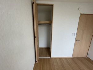 蓮田市貝塚テラスハウス【収納】南側洋室収納