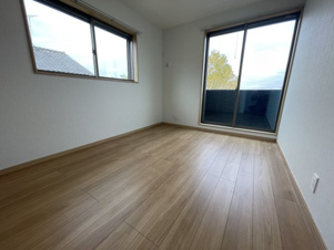 蓮田市貝塚テラスハウス【洋室】北側洋室