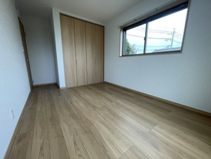 蓮田市貝塚テラスハウス【洋室】北側洋室