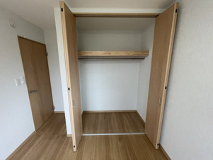 蓮田市貝塚テラスハウス【収納】北側洋室収納
