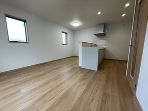 蓮田市貝塚テラスハウス【居間・リビング】LDK