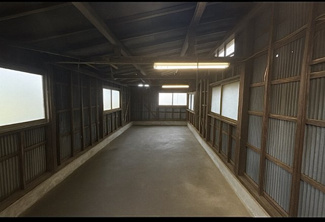 倉庫がございます。広さや使い勝手等、ぜひ現地ご見学ください！丁寧にご案内いたします。