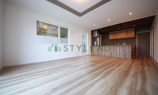 横浜市鶴見区北寺尾１丁目の新築一戸建【居間・リビング】