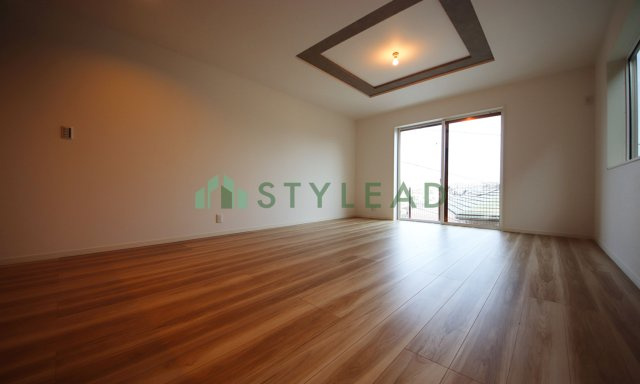 横浜市鶴見区北寺尾１丁目の新築一戸建【居間・リビング】