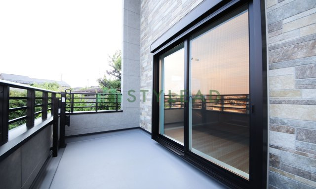 横浜市鶴見区北寺尾１丁目の新築一戸建【バルコニー】