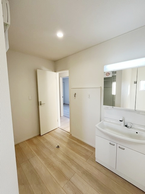 御嵩町中第4（全4棟）【独立洗面台】