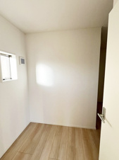 御嵩町中第4（全4棟）【収納】納戸