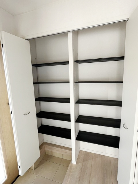 御嵩町中第4（全4棟）【収納】玄関