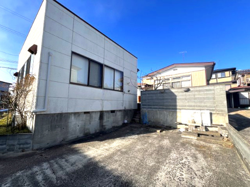 石巻市大手町の中古一戸建【前面道路含む現地写真】