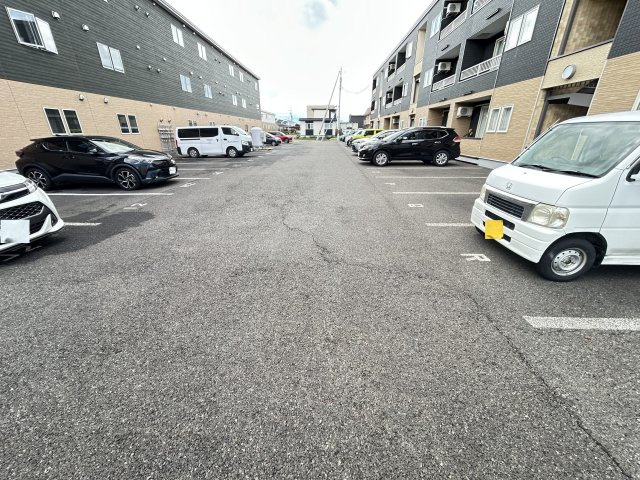 タイタスⅡ【駐車場】