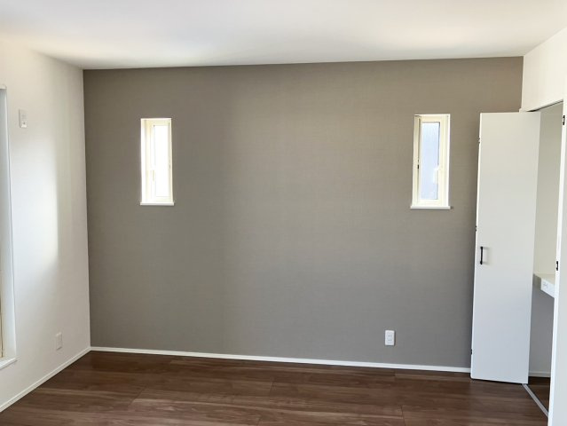 アクセントカラーで上質さを演出した洋室は雑誌にあるようなおしゃれなインテリアをお楽しみいただけます