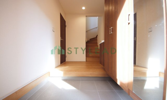 横浜市泉区上飯田町の新築一戸建【玄関】