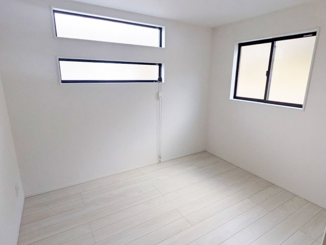 シンプルな洋室は、様々なインテリアに合わせやすいのが魅力です