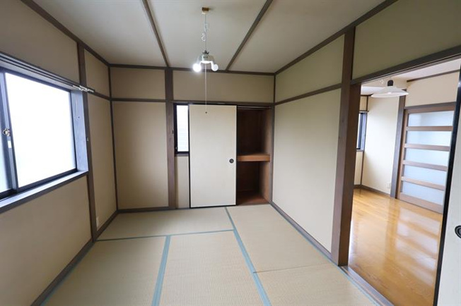 押入タイプのため収納力あります！