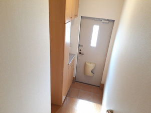 リバーサイドビラ河合【玄関】