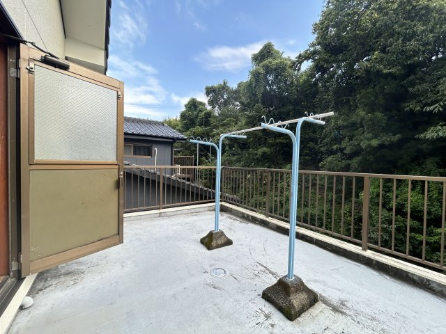 勝立貸家【バルコニー】広々としたバルコニー付きです！