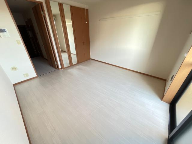 クレストＢ【居間・リビング】室内