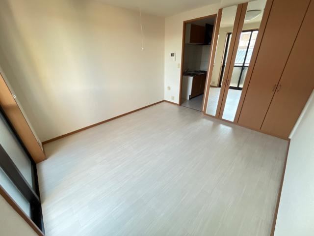 クレストＢ【内装】室内