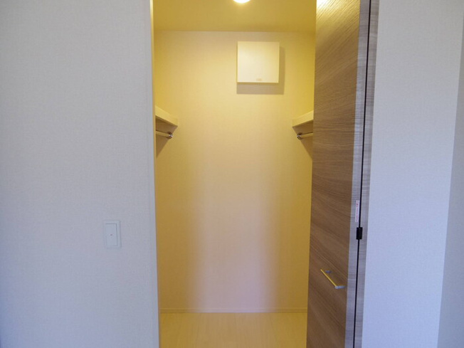 ウォークインクローゼット仕様