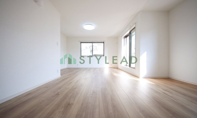 川崎市川崎区小田６丁目の新築一戸建【居間・リビング】