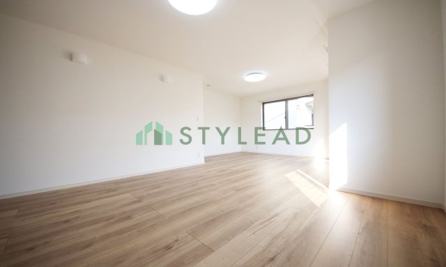 川崎市川崎区小田６丁目の新築一戸建【居間・リビング】